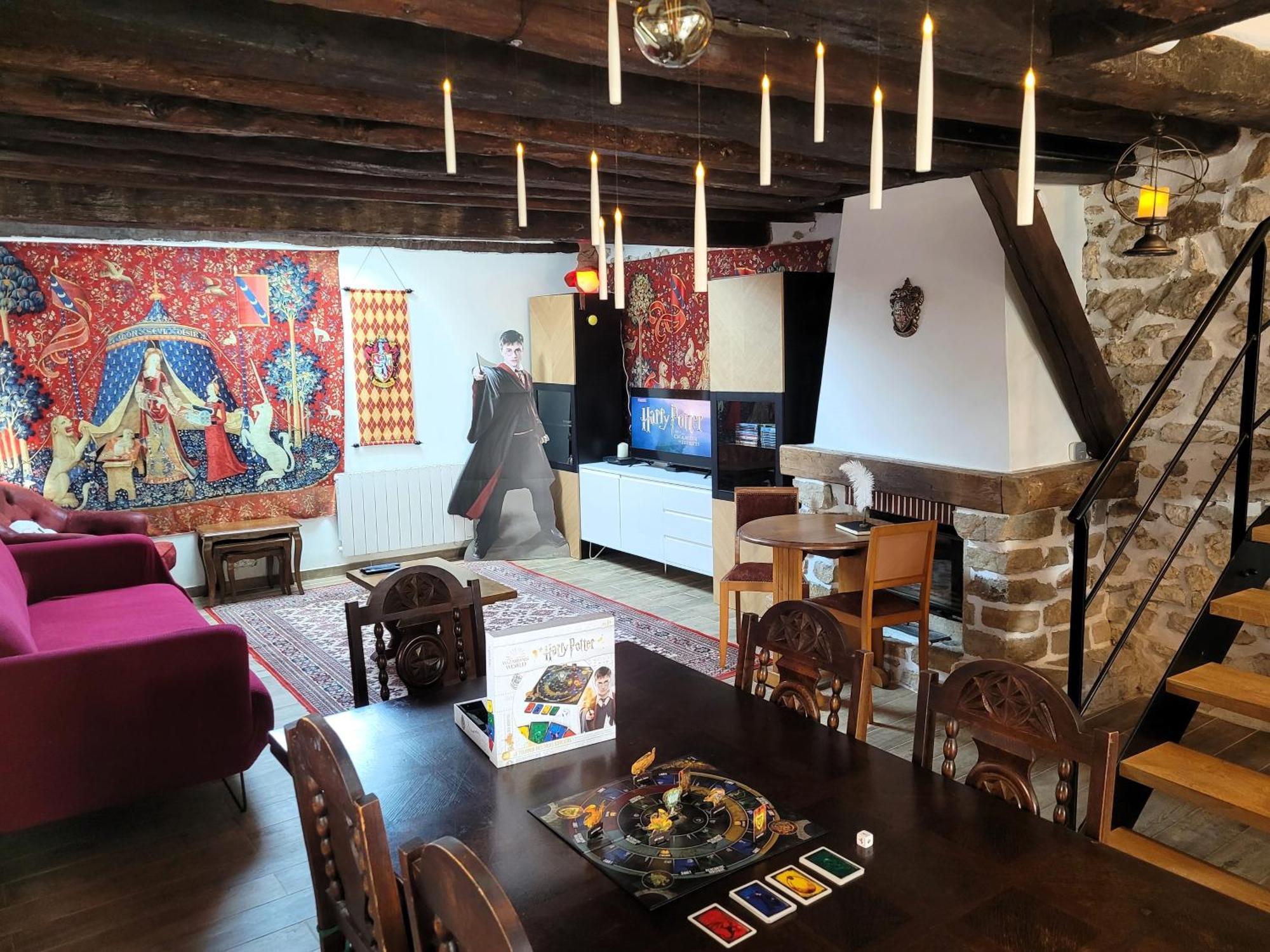 Holiday home La Demeure Des Maraudeurs -10min Disney-jardin & Bbq Villiers-sur-Morin